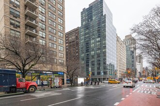 Continental Towers in New York, NY - Foto de edificio - Building Photo