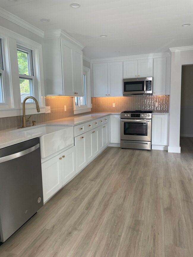 241 Bartlett St, Unit 1