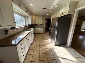 454 W Twain Ave in Fresno, CA - Building Photo - Building Photo