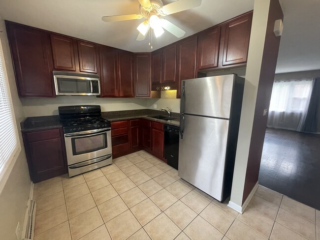 1163 Deerfield Rd, Unit 1163 in Deerfield, IL - Building Photo - Building Photo