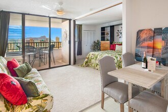 2240 Kuhio Ave, Unit 3106 in Honolulu, HI - Building Photo - Building Photo