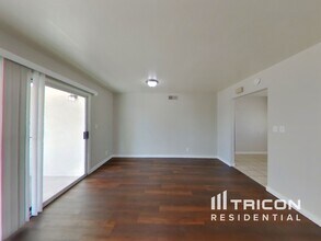 7147 Fenway Ave in Las Vegas, NV - Building Photo - Building Photo