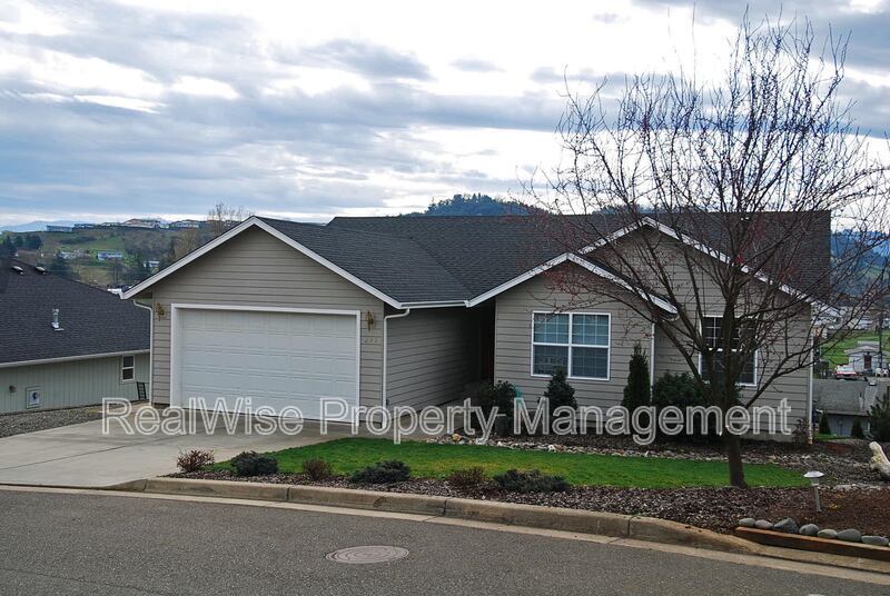 293 Armande Loop in Roseburg, OR - Building Photo