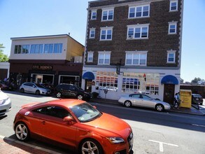 402 Highland Ave, Unit 21 in Somerville, MA - Foto de edificio - Building Photo