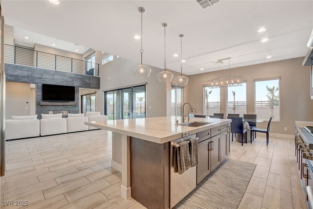 4056 Desert Trce Ct in Las Vegas, NV - Building Photo