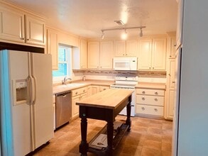 1326 Settawig Rd in Brasstown, NC - Building Photo - Building Photo