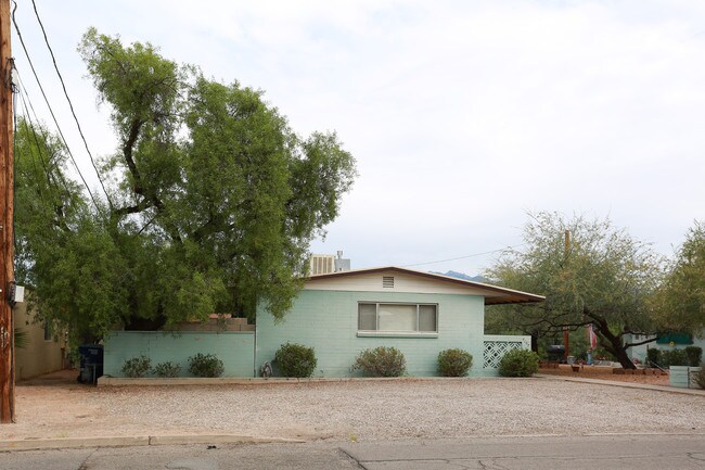 4067-4077 E Bellevue St in Tucson, AZ - Building Photo - Building Photo