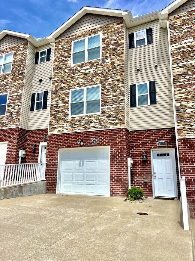 104 Sassafras Wy in Clarksburg, WV - Building Photo - Building Photo