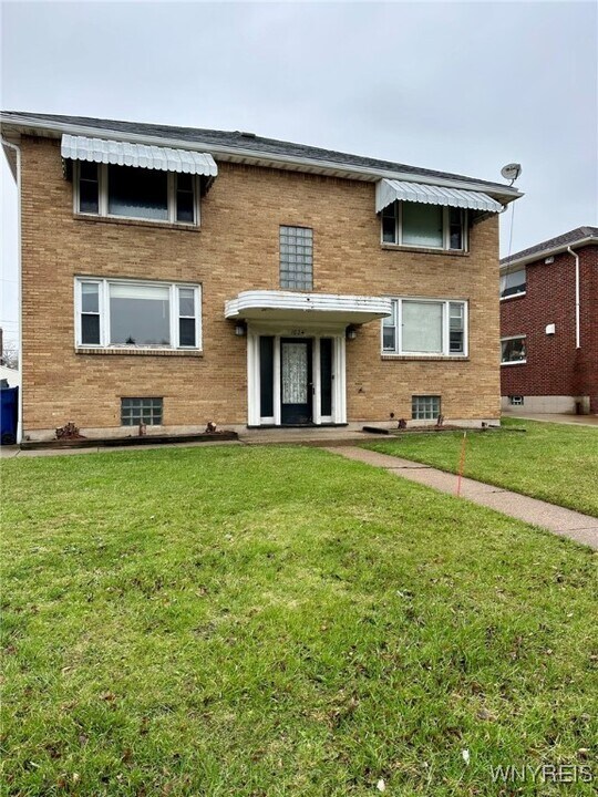 1024 Amherst St in Buffalo, NY - Building Photo