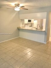 6800 Cypress Rd in Plantation, FL - Building Photo - Building Photo