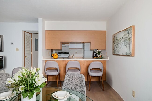 Grissom Estates Apartments in Cicero, IN - Foto de edificio - Building Photo