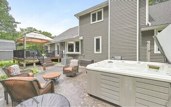 2870 Brook Hills Dr in Green Bay, WI - Building Photo - Building Photo