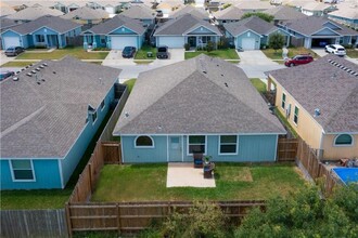 7410 Russ Ln in Corpus Christi, TX - Building Photo - Building Photo