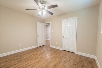 128 N Washington St in Texas City, TX - Building Photo - Building Photo