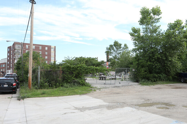 Admiral's Wharf in Milwaukee, WI - Building Photo - Primary Photo