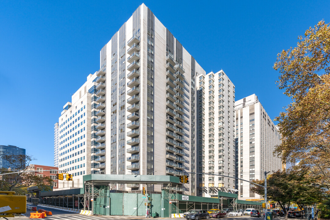 Sloan House Nurses' Residence in New York, NY - Building Photo