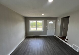 728 S Leonard St in Liberty, MO - Building Photo - Building Photo