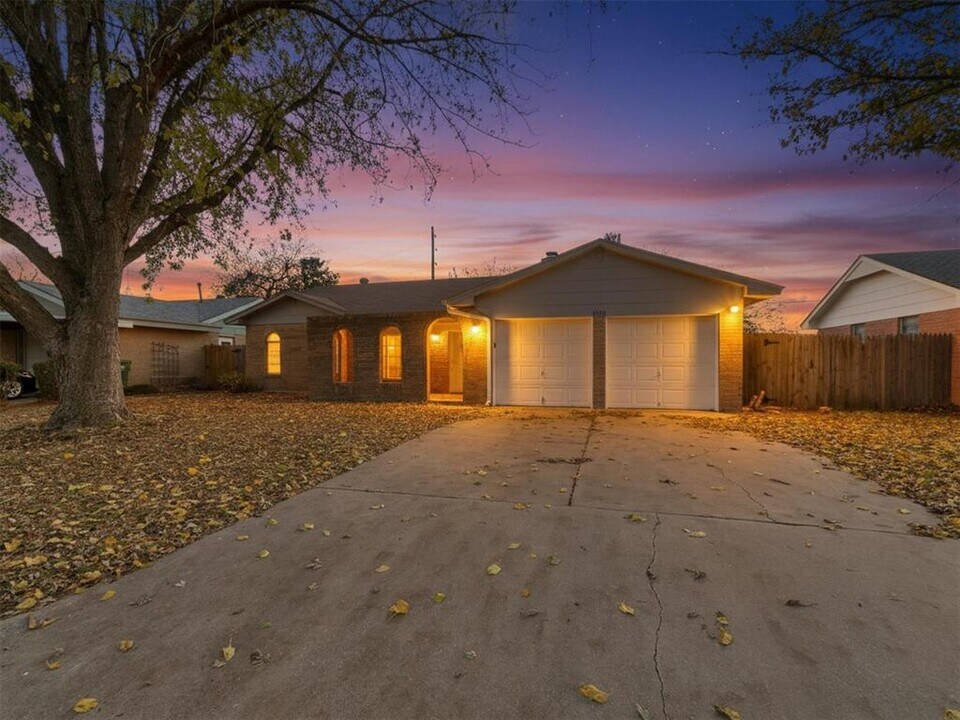 2808 SW 88th St in Oklahoma City, OK - Building Photo