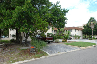 Casa Fredrica Apartments in Clearwater, FL - Building Photo - Building Photo