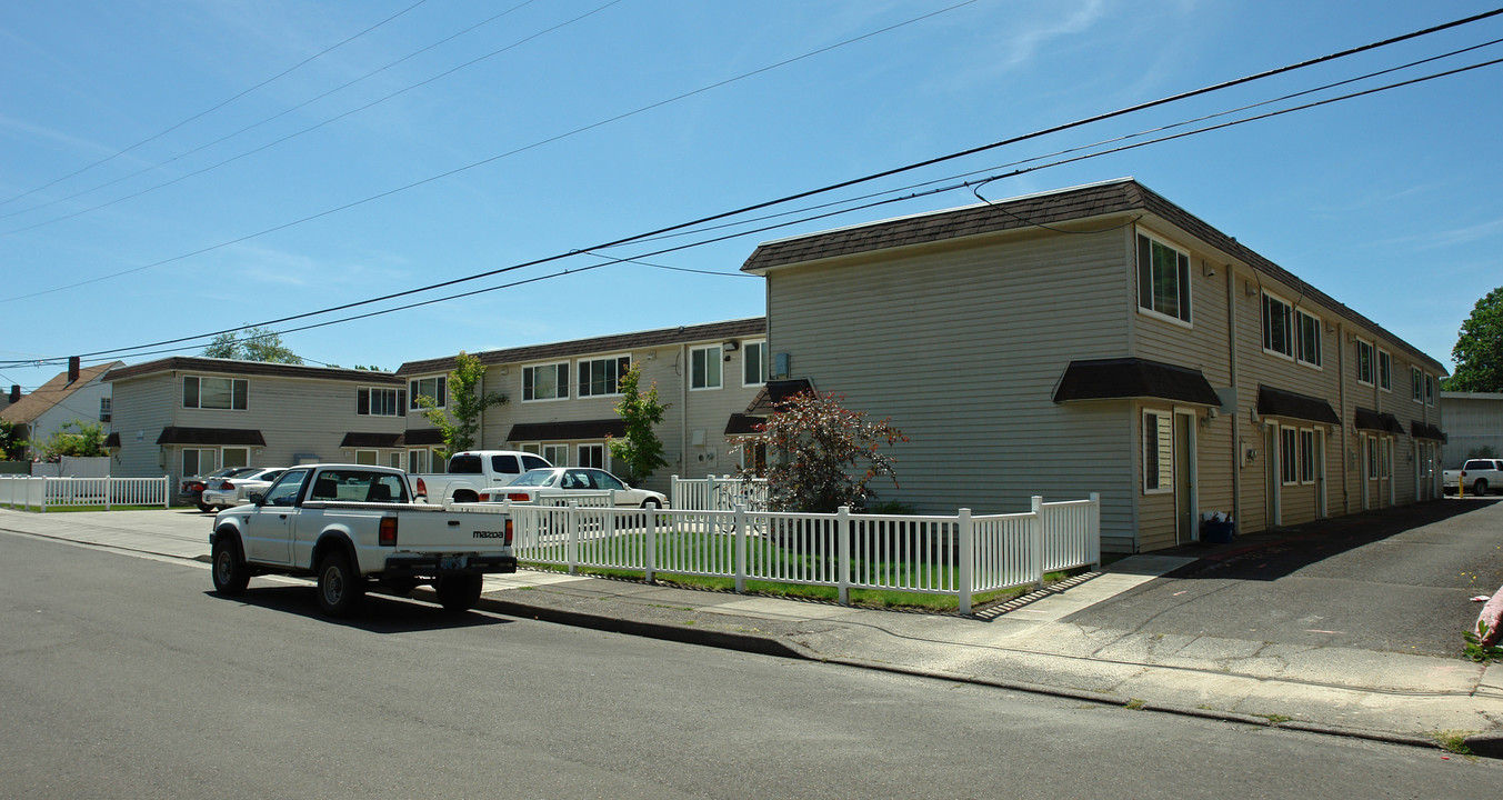 Aspen Grove Apartments in Corvallis, OR - Building Photo