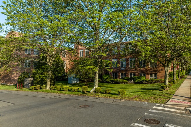 Prentice Place in Berlin, CT - Foto de edificio - Building Photo