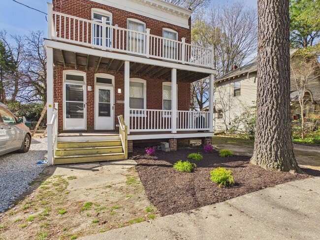 property at 1703 Oakdale Ave