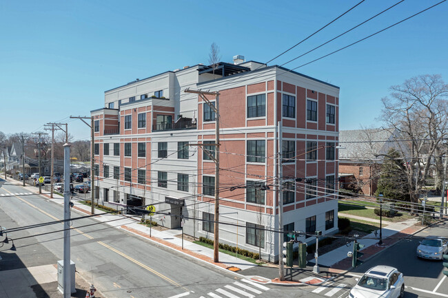 Post Road Lofts in Fairfield, CT - Building Photo - Building Photo