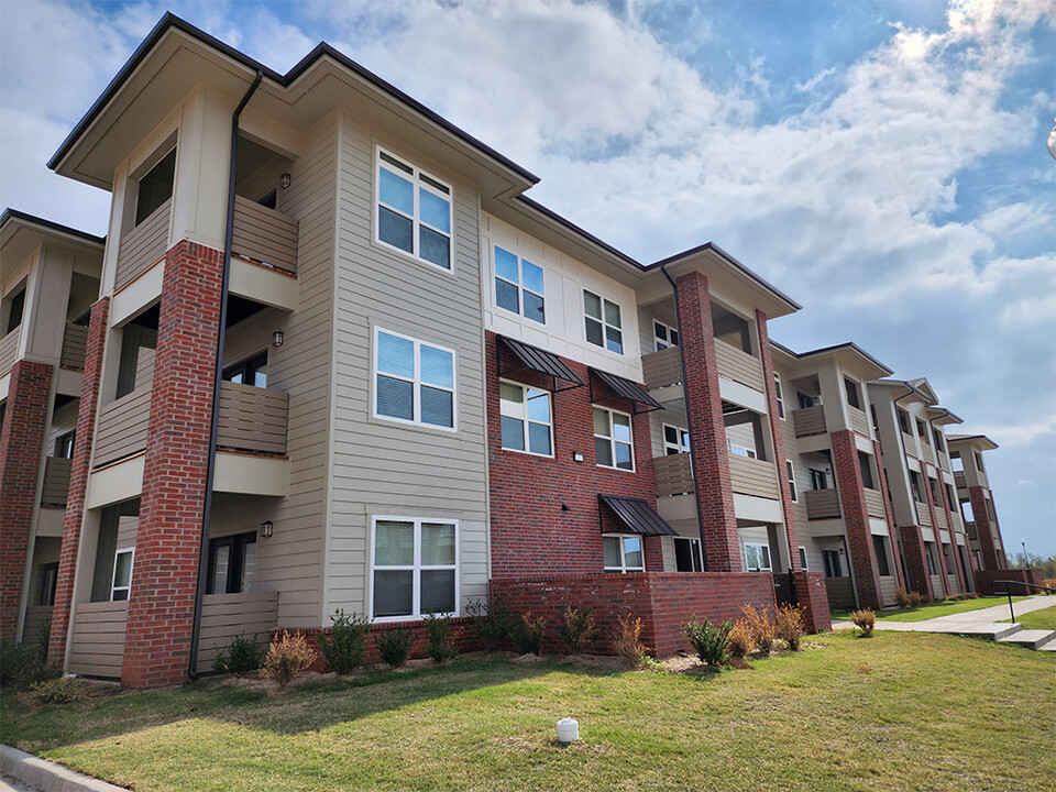 The Greens at Oklahoma City in Oklahoma City, OK - Building Photo