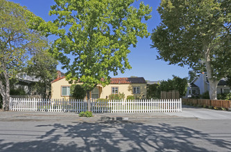 550 Mariposa Ave in Mountain View, CA - Building Photo - Building Photo