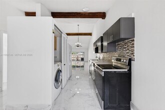 10351 Juniper Ct in Pembroke Pines, FL - Building Photo - Building Photo