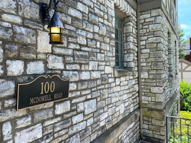 100 Mcdowell Rd in Lexington, KY - Building Photo - Building Photo
