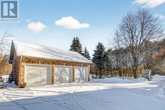 20173 Bathurst St in East Gwillimbury, ON - Building Photo - Building Photo