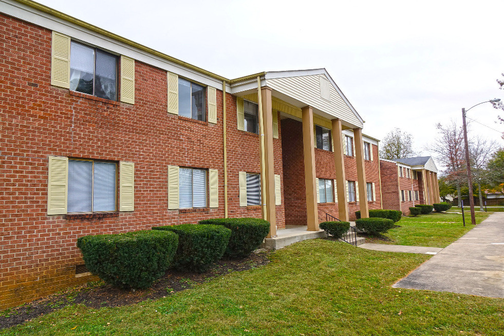 Greenwood Apartments in Horse Cave, KY - Building Photo