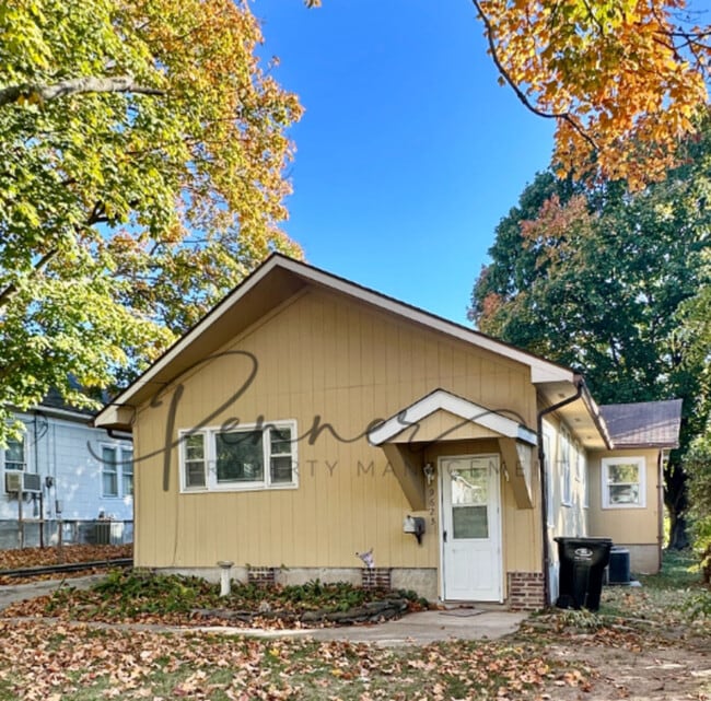 property at 9623 E 9th St S