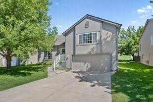 19114 K St in Omaha, NE - Building Photo