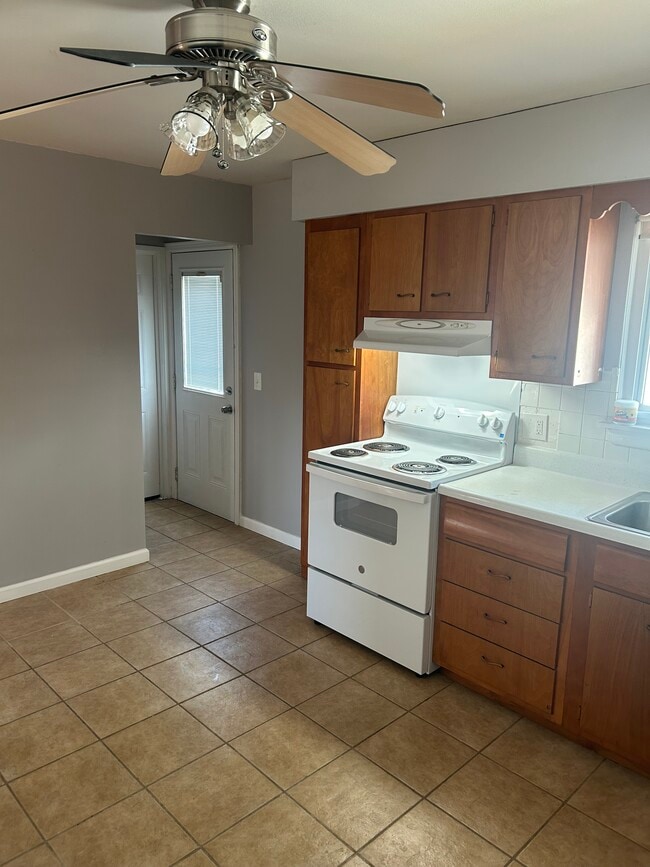 1900 W Clark St in St. Charles, MO - Building Photo - Building Photo