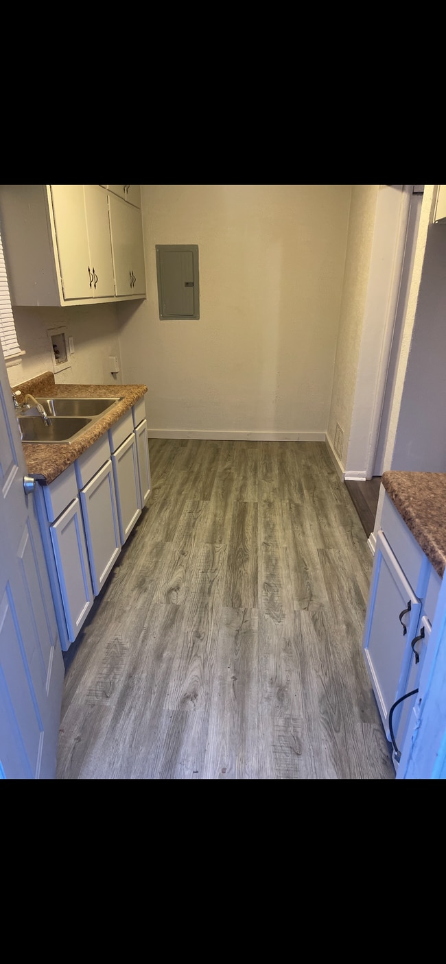 property at 1205 S Keystone Ave