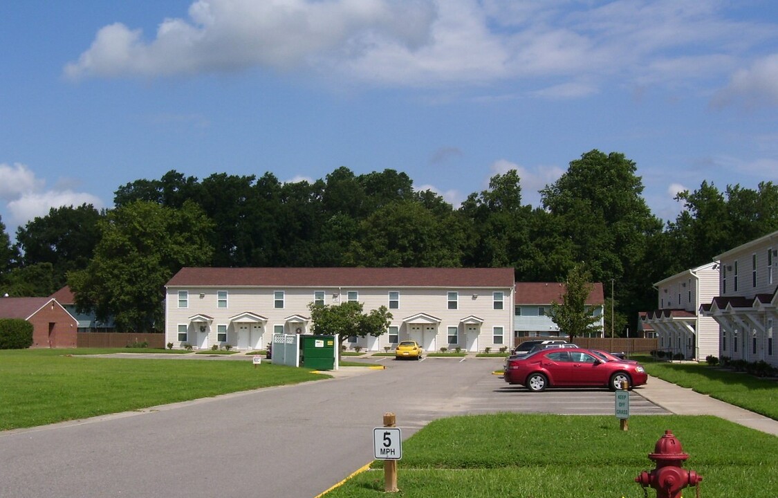 Newport Village Apartments in Franklin, VA - Building Photo