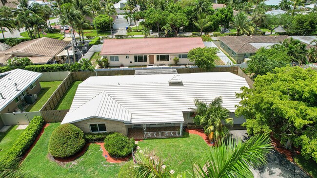 2750 SE 3rd St in Pompano Beach, FL - Building Photo - Building Photo