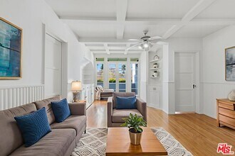 307 S Doheny Dr in Beverly Hills, CA - Foto de edificio - Building Photo