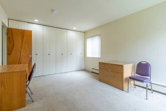 323 Packard St in Ann Arbor, MI - Building Photo - Interior Photo