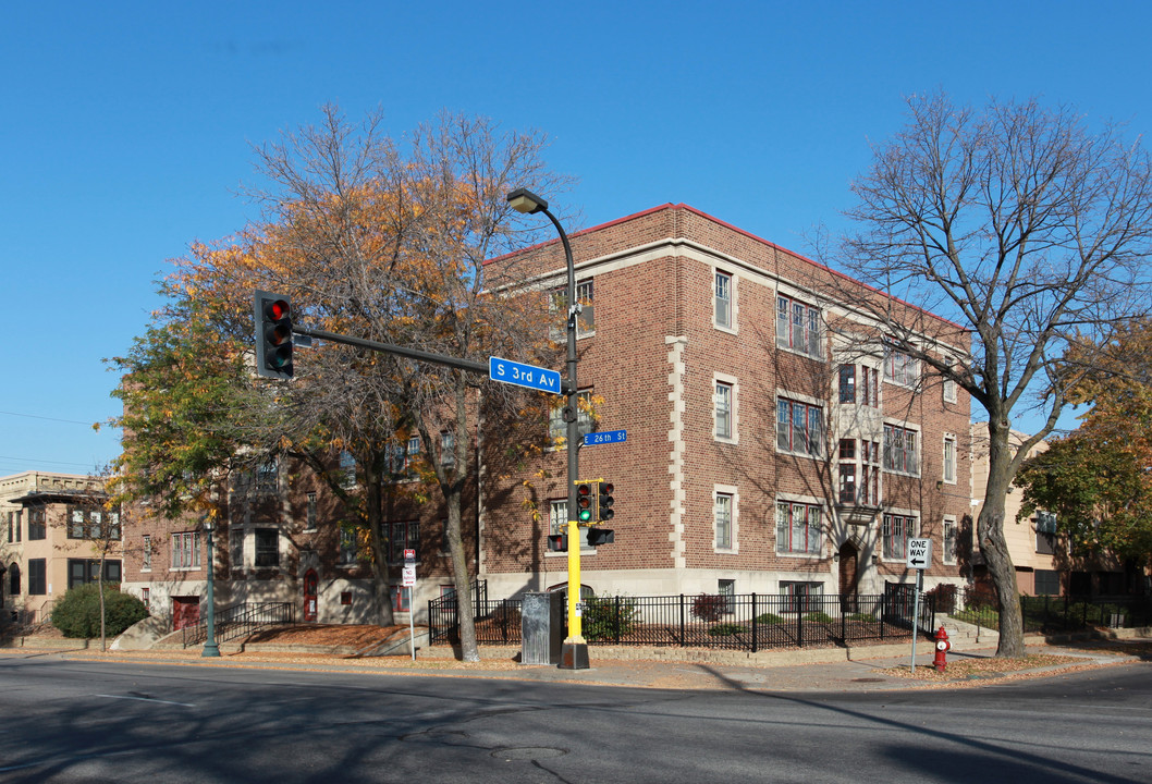 2550 3rd Ave S in Minneapolis, MN - Building Photo