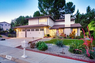 6058 Hedgewall Dr in Westlake Village, CA - Building Photo - Building Photo