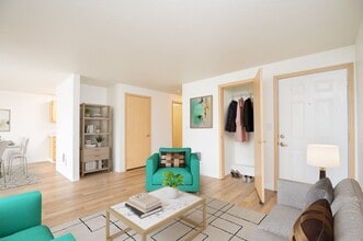 Vancouver Mall Apartments in Vancouver, WA - Building Photo - Building Photo