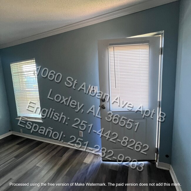 1060 W Saint Alban Ave in Loxley, AL - Foto de edificio - Building Photo