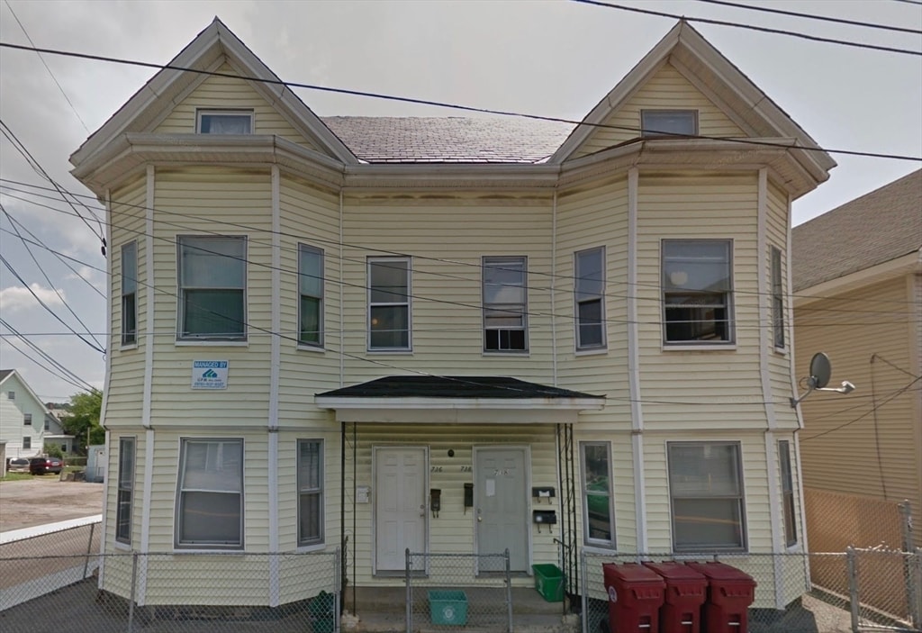 738 Central St in Lowell, MA - Building Photo