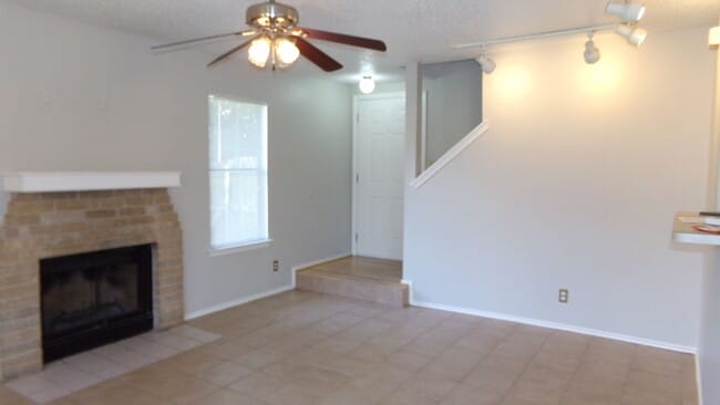 8804 Springmail Cir in Austin, TX - Building Photo - Building Photo