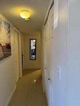 1885 W 56th St in Hialeah, FL - Foto de edificio - Building Photo