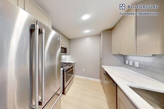 160 Boylston St in Newton, MA - Building Photo - Building Photo
