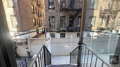 East 12th Street, Unit 3 in New York, NY - Building Photo - Building Photo